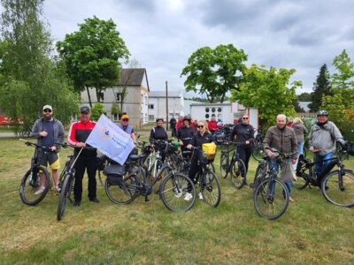 Foto: Rolandstadt Perleberg/Nicole Drescher | Die Perleberger Radelfreunde beim Anradeln.