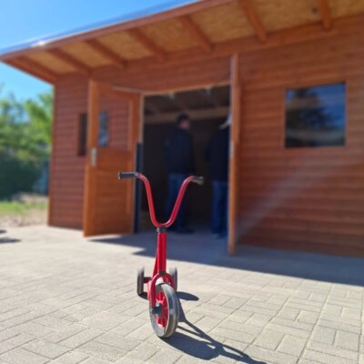 Einweihung zweier handgefertigter Spielgerätehäuser in den Kitas der Gemeinde Am Mellensee (Bild vergrößern)
