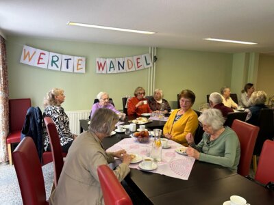 Meldung: Bingo, Kuchen und gute Laune: Fröhlicher Spielenachmittag im seniorengerechten Wohnen
