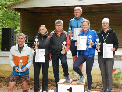 Foto: Rolandstadt Perleberg/Renè Hill | Die Pokalgewinner des 33. Rolandlaufs.