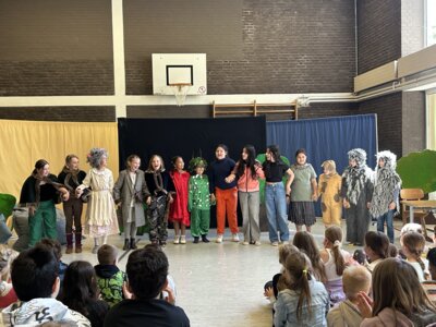 Premiere der Theater-AG - Das Handy-Käppchen