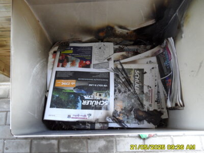Die Stadtanzeiger in der Box sind durch den Brand unbrauchbar geworden. © Stadtverwaltung (Bild vergrößern)