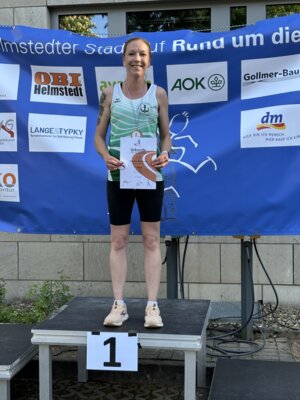 Foto zur Meldung: Bezirksmeisterin Straßenlauf Langstrecke 10 Kilometer