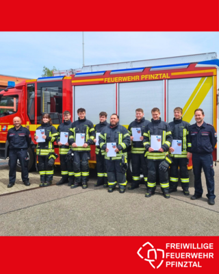 Neue Einsatzkräfte für die Feuerwehren im Unterkreis ausgebildet (Bild vergrößern)