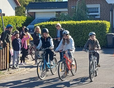 "Kleine Friedensfahrt" in Irxleben – volles Tempo, voller Einsatz! (Bild vergrößern)