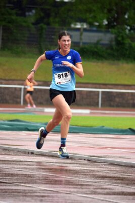 Lena Pommerehne bei ihrem unwiderstehlichen Sprint auf der Zielgeraden. Foto: Dr. Anna R.Kühl