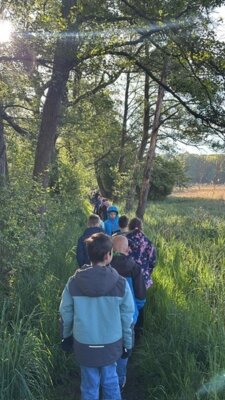 Foto zur Meldung: Sinnesübungen im Wald