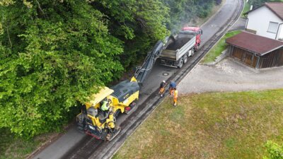 Meldung: Die Fräsarbeiten in Hüttstadl haben begonnen