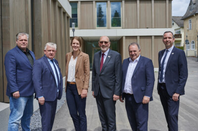 DWV Präsidium mit Geschäftsführung (Bild vergrößern)