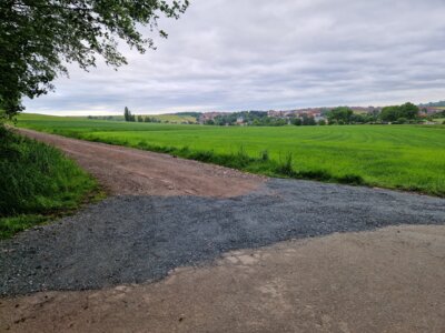 Sanierter Wegeabschnitt – Autobahnbegleitweg (Bild vergr&ouml;&szlig;ern)