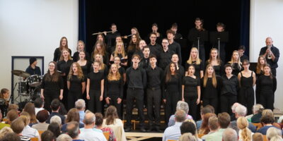 „Take these broken wings and learn to fly again“ – das Sommerkonzert 2025 (Bild vergrößern)