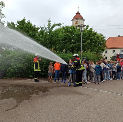 Grundschule Ellenberg - Brandschutzübung (Bild vergrößern)