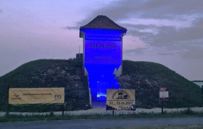 Hochbehälter in Blau bearbeitet ©MIDEWA