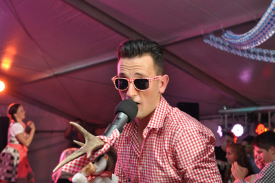 Stargast der Pritzwalker Festtage am Samstagabend ist das Andreas-Gabalier-Double Kevin. Foto: Agentur (Bild vergrößern)