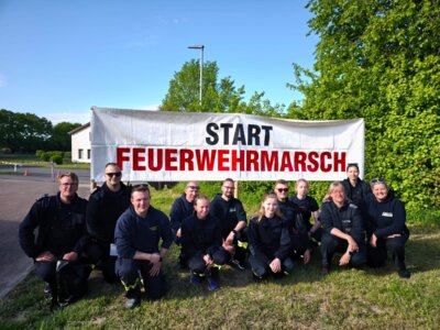 Kreisfeuerwehrmarsch 2025 in Niehuus