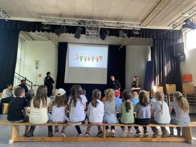Meldung: Die 12 FOG/B hat die 1. Klasse der Burgwaldschule Wetter zum Ernährungsprojekt eingeladen