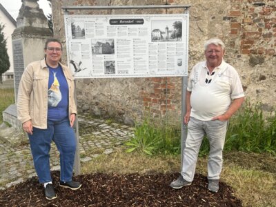 Meldung: Neue Infotafel an der Bornsdorfer Kirche