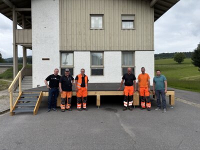 Bühne für das Fest der Vereine in Eigenleistung gezimmert