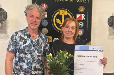 Meldung: Ehrung für 20 Jahre Meisterleistung: Nicole Grieser erhält Ehrenurkunde zum Betriebsjubiläum