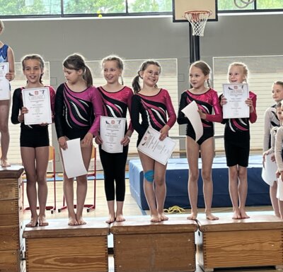 2. Mannschaft bestehend aus (v.l.) Philine, Emma, Eliana, Freya, Lisa, Lia (Bild vergrößern)