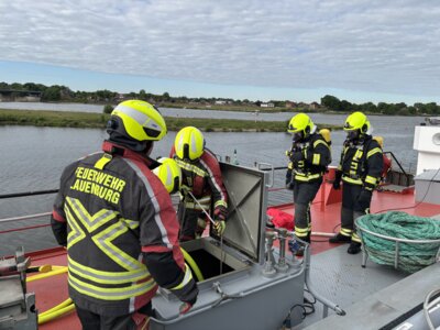 FEU SCHIFF Y - Feuer nach Verpuffung