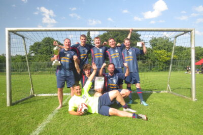 Foto zur Meldung: FF Seester gewinnt eigenes Fußballturnier