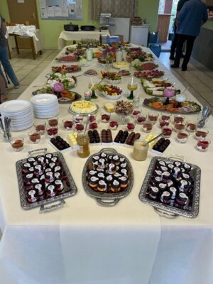 Erfolgreiches Sommerfrühstück in Glasau (Bild vergrößern)