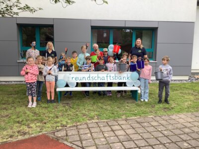 Meldung: Einweihung der Freundschaftsbank an der Grundschule Asemissen