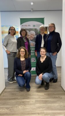 Team des Vortragsservice der Vernetzungsstelle Seniorenernährung mit Frau Ilona Berg (hinten zweite von links)