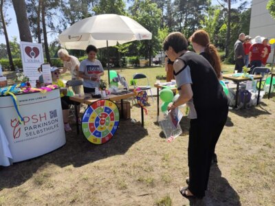 Impression vom Fest "Sport kann jeder"_Ludwigsfelde, 13.06.2025_Infostand des LuKISS e.V. und der Parkinson Selbsthilfe Ludwigsfelde