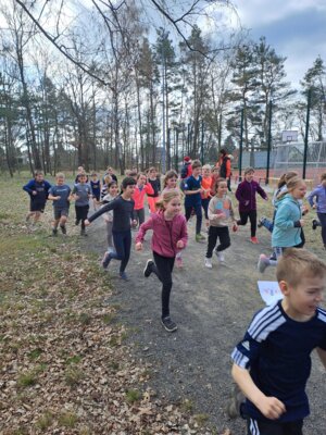 Großartiger Einsatz beim Sponsorenlauf der Berg-Grundschule: 2547 Runden für den guten Zweck