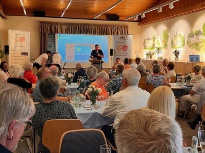 Foto zur Meldung: Feierliches Jubiläum: 40 Jahre Seniorenbegegnungsstätte Holzwickede