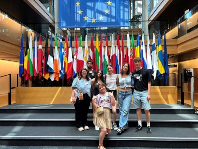 Während der Exkursion besuchte die Gruppe das Europaparlament (Bild vergr&ouml;&szlig;ern)