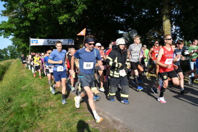 Meldung: Dustin Karsch und Corinna Tappe gewinnen 23. VR-Bank Abendlauf