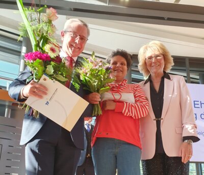 Ludwigsfelder Bürgermeister Andreas Igel_Selbsthilfegruppenleiterin Nicole Ulbrich_Teltow-Fläminger Landrätin Kornelia Wehlan