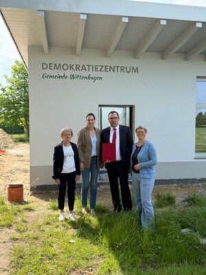 Finanzielle Unterstützung für das Demokratiezentrum (Bild vergrößern)