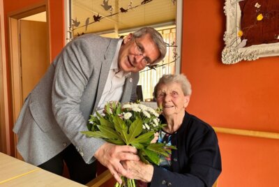 Meldung: Bürgermeister gratuliert zum 95. Geburtstag in der Tagespflege in Wittenberge