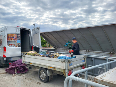 Ganz bequem von oben lassen sich die Container in der neuen Kleinannahmestelle jetzt beladen. Foto: Stadt Pritzwalk (Bild vergrößern)