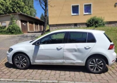 ZEUGENAUFRUF NACH VERKEHRSUNFALL MIT FAHRERFLUCHT (Bild vergrößern)