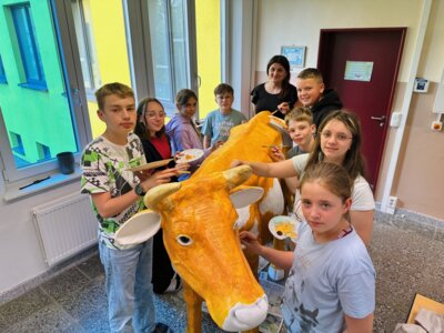 Schülerinnen und Schüler der Klasse 6a und Kunstlehrerin Marie Holst I Foto: Martin Ferch (Bild vergrößern)
