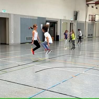 Skipping Hearts-Projekt für Kinder des 4. Schuljahres (Bild vergr&ouml;&szlig;ern)