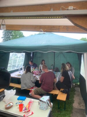 Grillfest / Junge LandFrauen (Bild vergrößern)