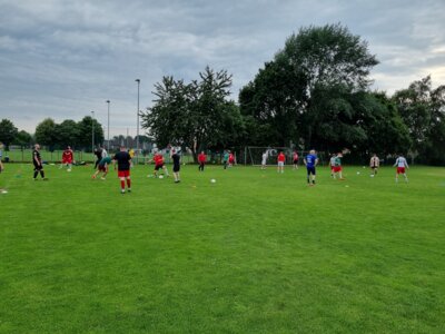Trainingsauftakt der neuen 1.Herren (Bild vergrößern)