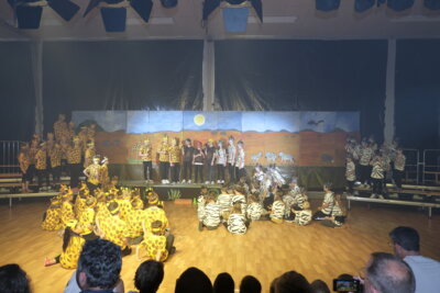 Musical "Tuishi pamoja" - (erweitert am 2. 7.) (Bild vergrößern)