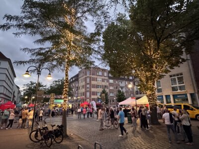 Viele Wittenbergerinnen, Wittenberger und Gäste von außerhalb kamen in die Innenstadt I Foto: Marius Göttsching (Bild vergrößern)