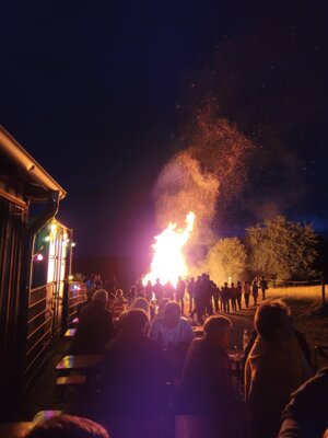 Foto zur Meldung: Besuch des Johannifeuers Kolmberg