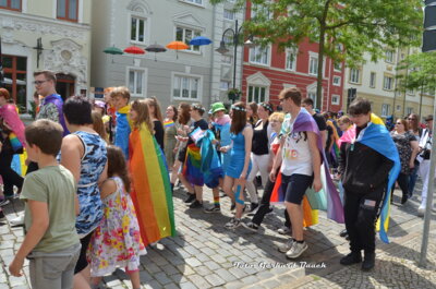 Teilnehmende beim CSD 2023 in Wittenberge I Foto: Gerhard Baack (Bild vergrößern)