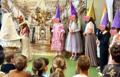 Meldung: Dornröschen verzaubert die Schule