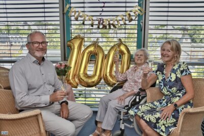 Isolde Wunderlich - Herzlichen Glückwunsch zum 100. (Bild vergrößern)
