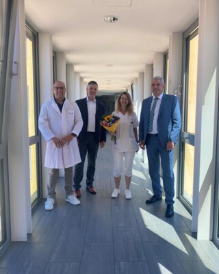 BUZ v.r.n.l.: Guido Wernert (KHDS-Geschäftsführer), Dr. med. Ulrike von der Osten-Sacken, Chefärztin Neurologie am KHDS, Jörg Geenen (stv. KHDS-Geschäftsführer), Dr. med. Peter Flies (Ärztlicher Direktor KHDS)
